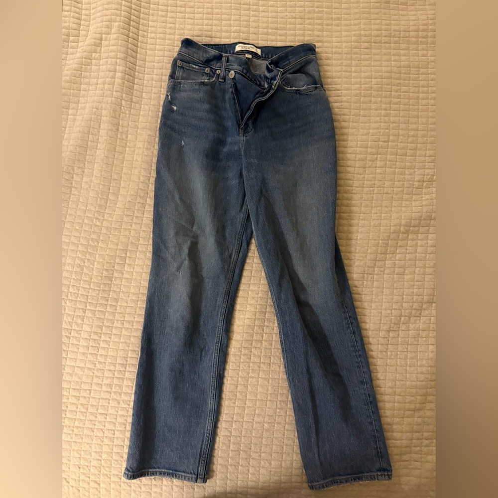 Abercrombie & Fitch 90’s Straight Ultra High Rise Curve Love 4SHORT Jeans